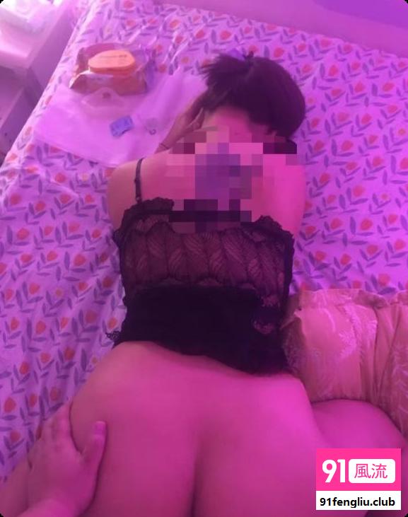 微胖少妇很会吹